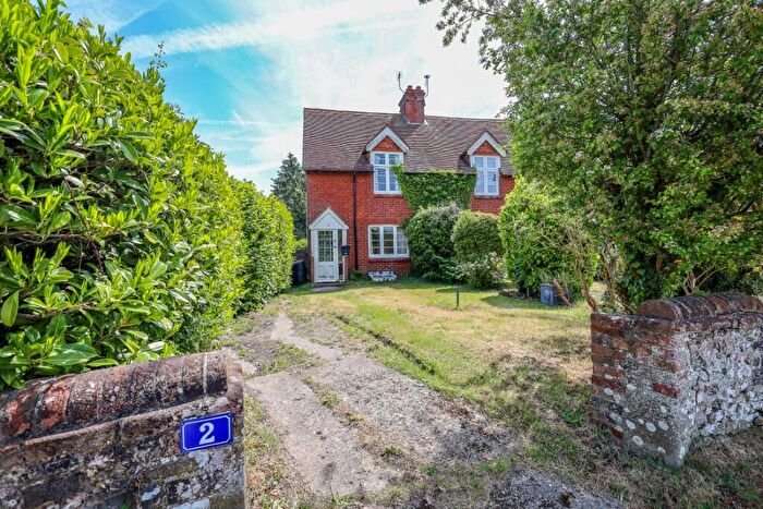 2 Bedroom End Of Terrace House For Sale In Hawkley Road, Liss, Hampshire, GU33