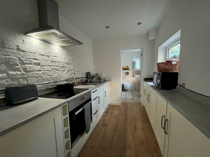 3 Bedroom House To Rent In Old Town, SN1