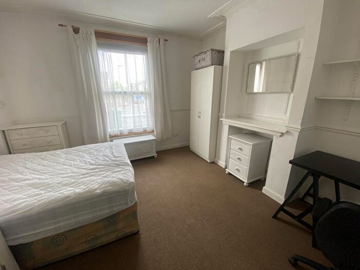 5 Bedroom House To Rent In Middle Street, SO14