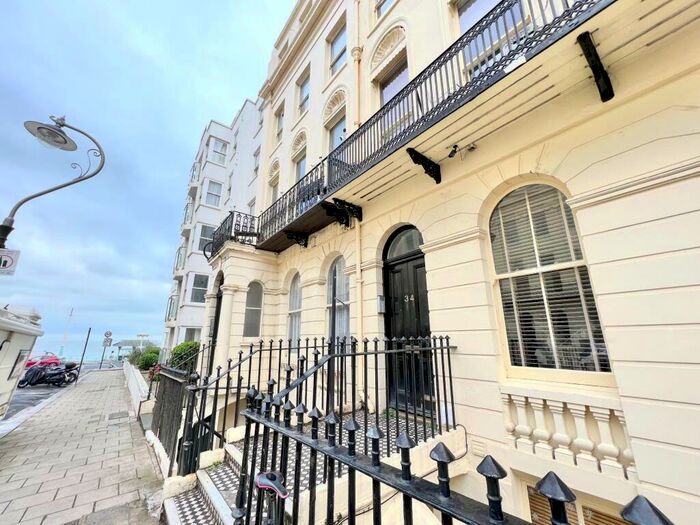 Studio To Rent In Oriental Place, Brighton, BN1