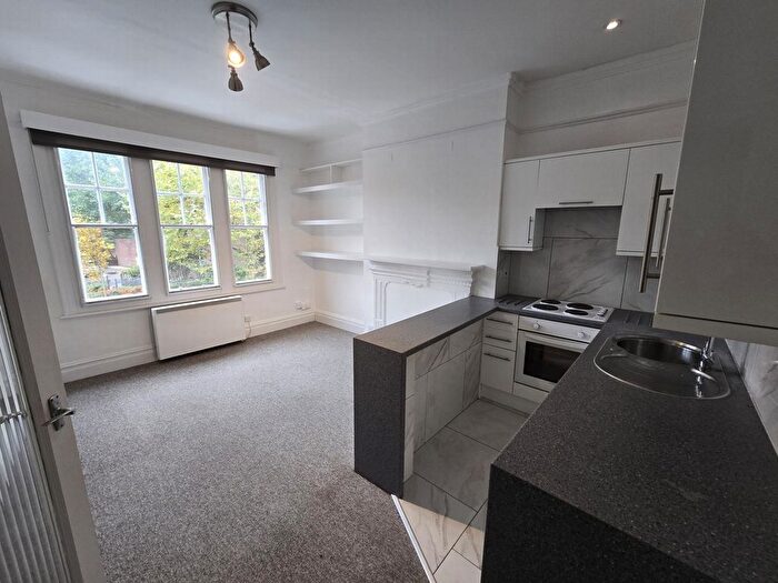 1 Bedroom Flat To Rent In The Grove, Finchley, N3