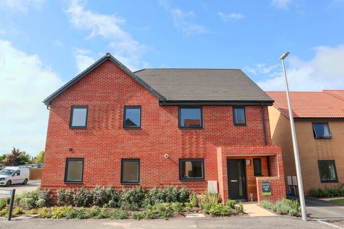 3 Bedroom House To Rent In Squirrel Close, Yatton, Bristol, BS49