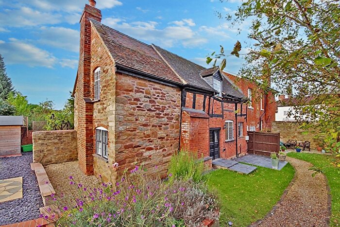 2 Bedroom Cottage To Rent In Club Cottage, Market Square, Newent, Gloucestershire, GL18