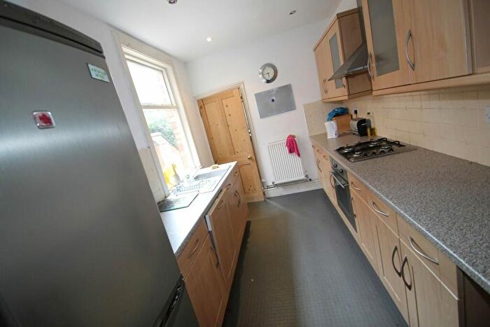 3 Bedroom Terraced House To Rent In Lorne Road, Leicester, LE2