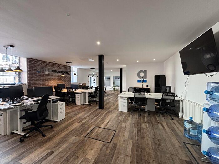 1 Bedroom House To Rent In High Street, NP20