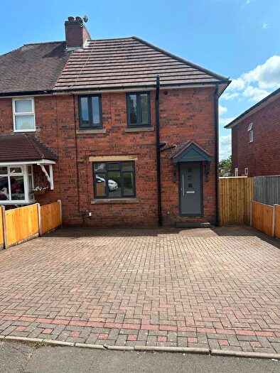 3 Bedroom Semi-Detached House For Sale In Edmund Road, Dudley, DY3