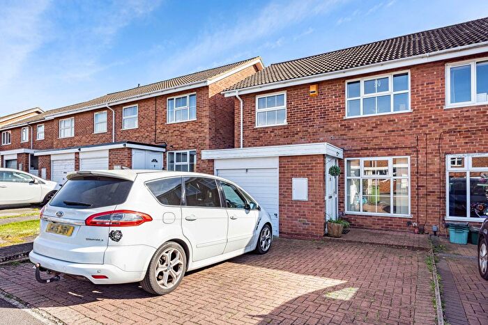 3 Bedroom End Terrace House For Sale In Kempton Grove, Cheltenham, GL51