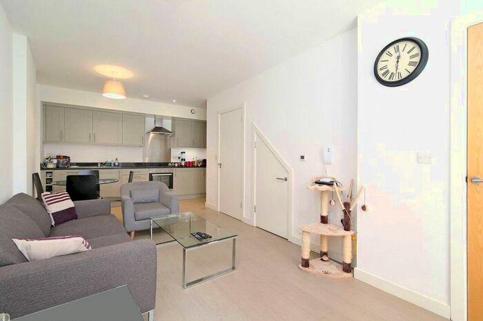 1 Bedroom Flat To Rent In Blue Anchor Lane, South Bermondsey, London, SE16