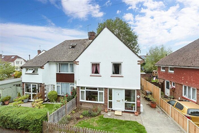 3 Bedroom Semi-Detached House For Sale In Riverside, Horley, Surrey, RH6