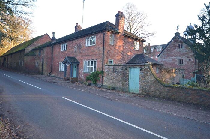 3 Bedroom Semi-Detached House To Rent In Whitmore Village, ST5
