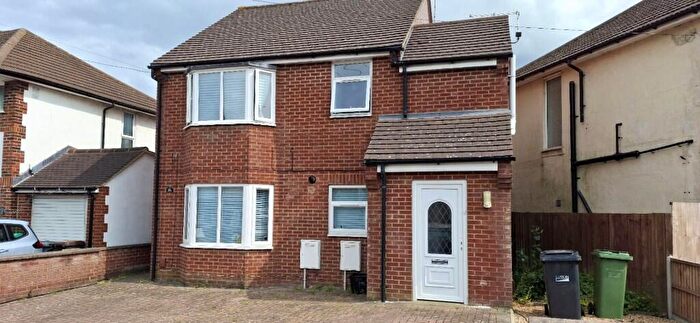 1 Bedroom Maisonette To Rent In Turners Road South, Luton, Bedfordshire, LU2