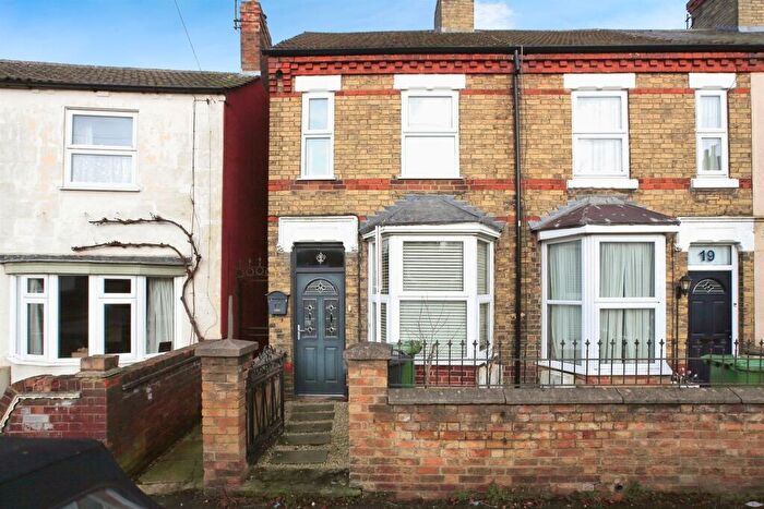 2 Bedroom End Of Terrace House For Sale In North Street, Stanground, Peterborough, PE2