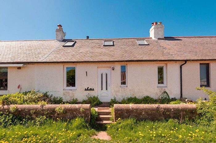 2 Bedroom Cottage For Sale In Wester Broomhouse Cottages, Dunbar, EH42
