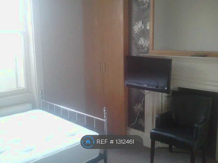 Studio To Rent In Lower Rock Gardens, Brighton BN2