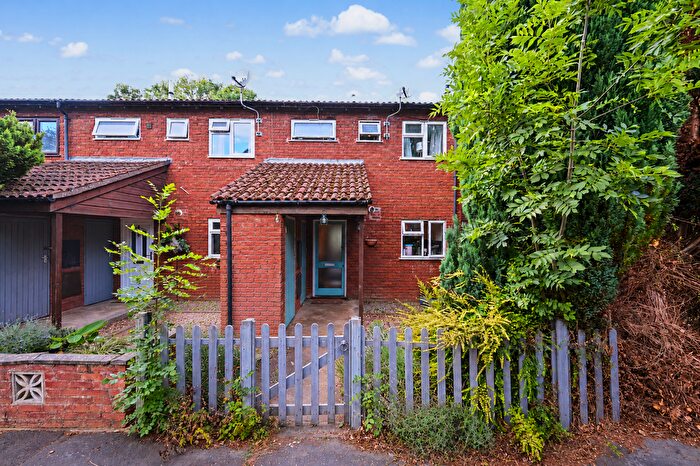 3 Bedroom Terraced House For Sale In Alfred Green Close, Rugby, CV22