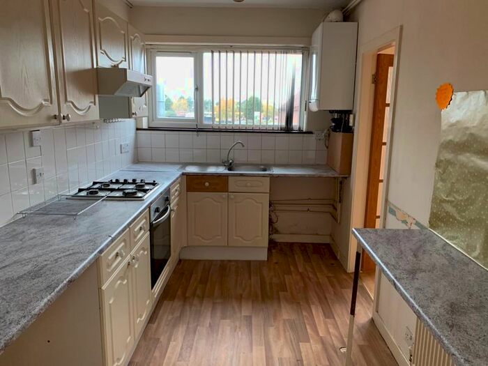 2 Bedroom Flat To Rent In Fieldhouse Drive, Muxton, Telford, TF2