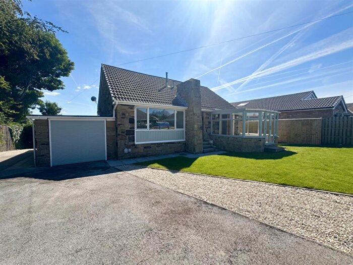3 Bedroom Detached Bungalow For Sale In Upper Lane, Emley, HD8