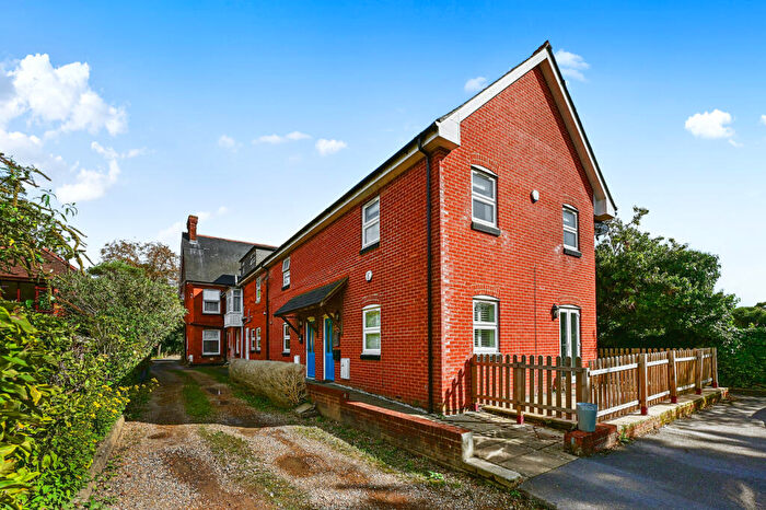 2 Bedroom House To Rent In Alexandra Road, Farnborough, GU14