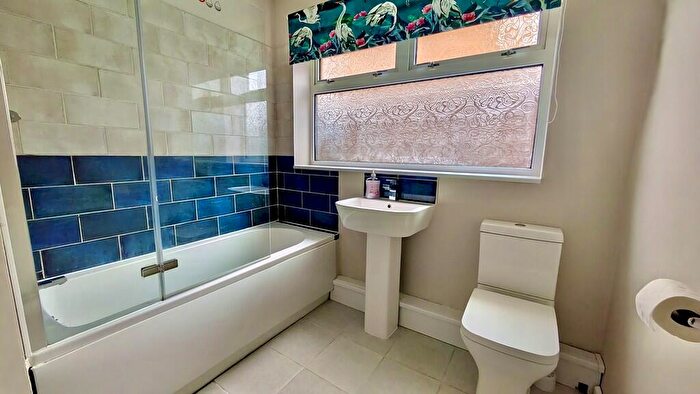 2 Bedroom Detached Bungalow For Sale In Orson Leys, Hillside, CV22
