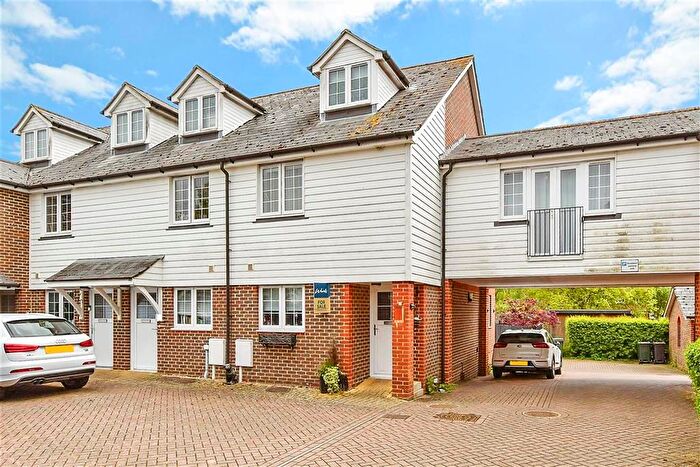 3 Bedroom Semi-Detached House For Sale In Sherway Close, Headcorn, Ashford, Kent, TN27