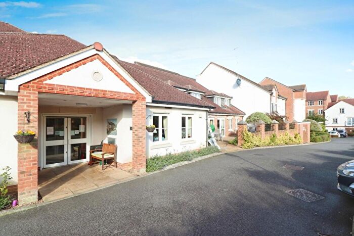 2 Bedroom Retirement Property For Sale In High Street South, Rushden, NN10