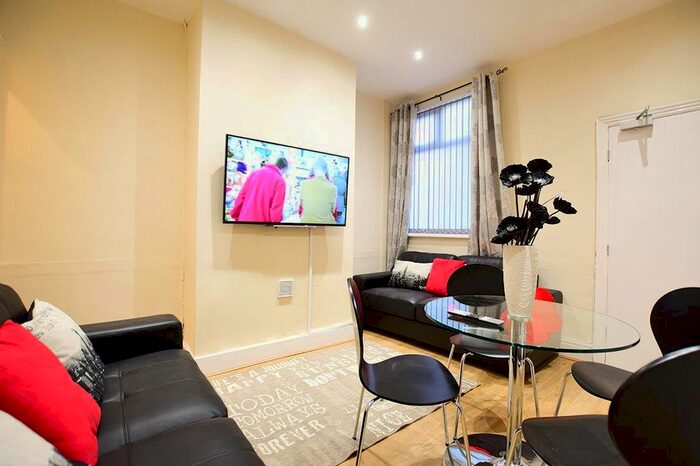 3 Bedroom Property To Rent In Thornton Road, Stoke-On-Trent, ST4