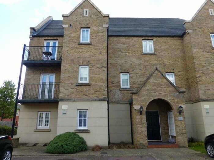 2 Bedroom Flat To Rent In Avocet Close, Coton Park, Rugby, CV23