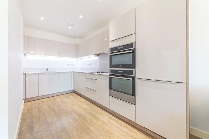 1 Bedroom Flat To Rent In Poldo House, Cable Walk, London, SE10