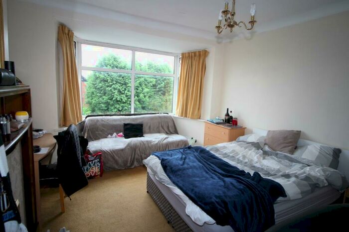 3 Bedroom Flat To Rent In Valley View, Jesmond, Newcastle Upon Tyne, NE2