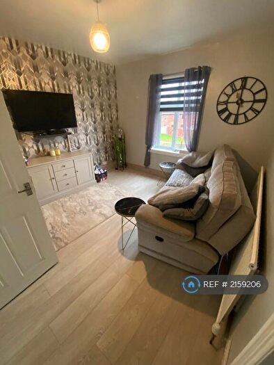 2 Bedroom Flat To Rent In Queens Road, Hodthorpe, Worksop, S80