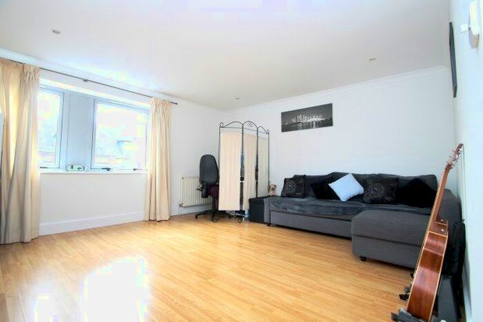1 Bedroom Flat To Rent In - High Street, West Wickham, BR4