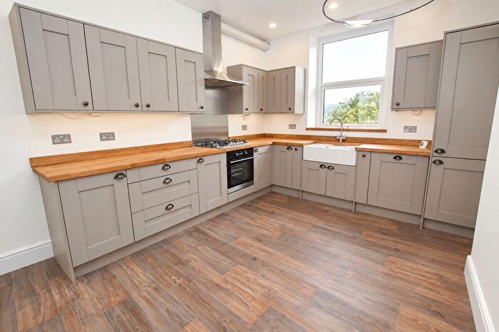 5 Bedroom Terraced House For Sale In Longfield Road, Todmorden, OL14