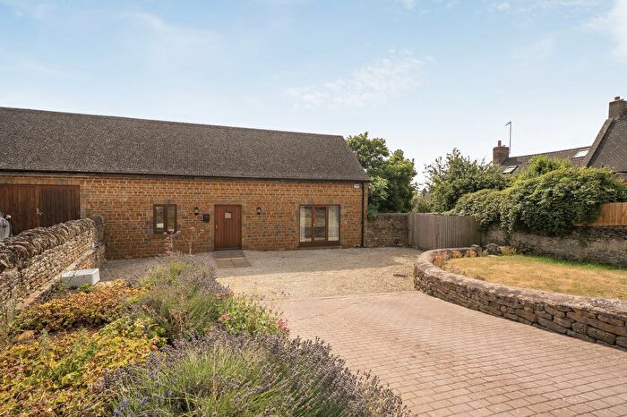 4 Bedroom Detached House For Sale In Burdrop, Nr Banbury, OX15