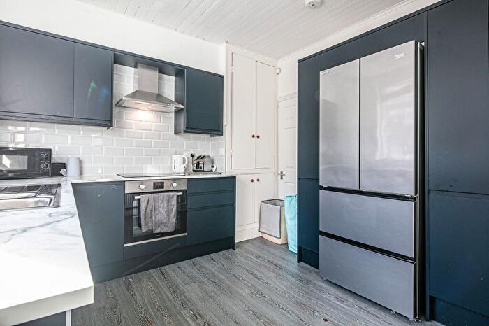 3 Bedroom House To Rent In Neill Road, Sheffield, S11