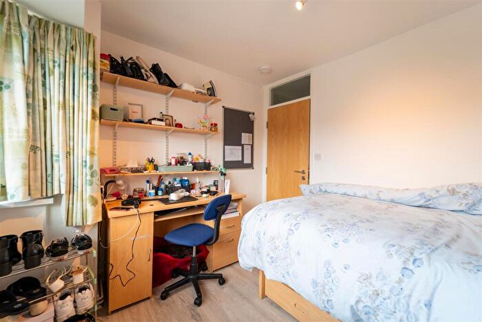 5 Bedroom House To Rent In Leeson Walk, Birmingham, B17