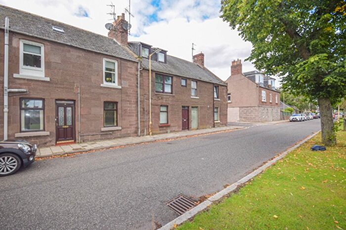 2 Bedroom Flat To Rent In Whites Place, Montrose, Angus, DD10