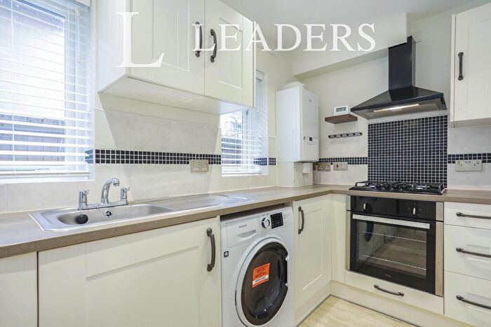 2 Bedroom Flat To Rent In Riverdale Court, Undercliff Road West, IP11