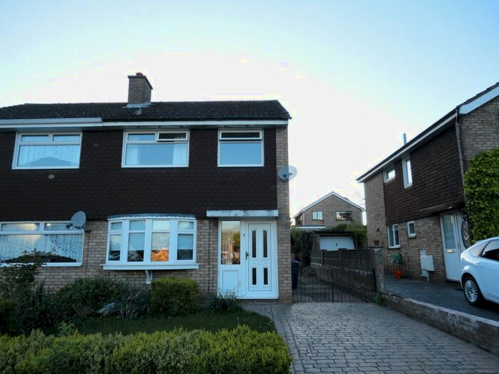 3 Bedroom Semi-Detached House To Rent In Swinburne Close, Sutton Hill TF7