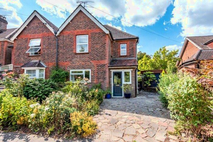 3 Bedroom Semi-Detached House For Sale In Station Road, Sharpthorne, RH19