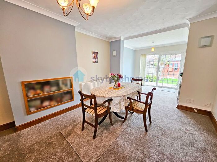 3 Bedroom Semi-Detached House To Rent In Rowsley Avenue, Leicester, LE5