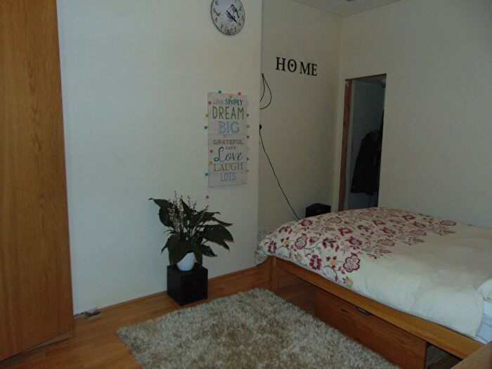 Studio To Rent In Chapel Road, Ilford, IG1