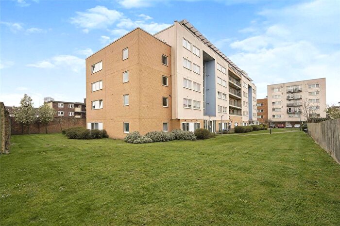 1 Bedroom Flat For Sale In Flint Close, London, E15