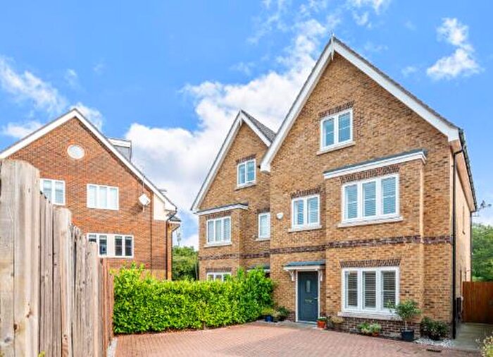 3 Bedroom Semi-Detached House To Rent In Oaks Lane, Great Bookham, KT23