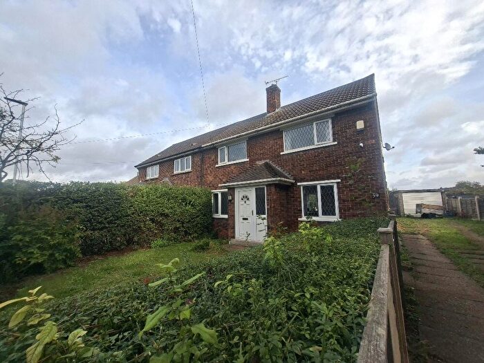 3 Bedroom Semi-Detached House To Rent In Healey Road, Scunthorpe, DN16