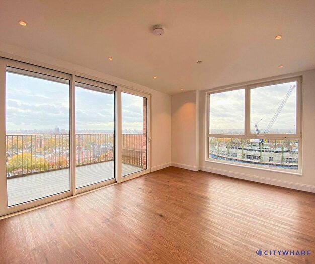 3 Bedroom Apartment To Rent In Oval Village, Gasholder Place, SE11