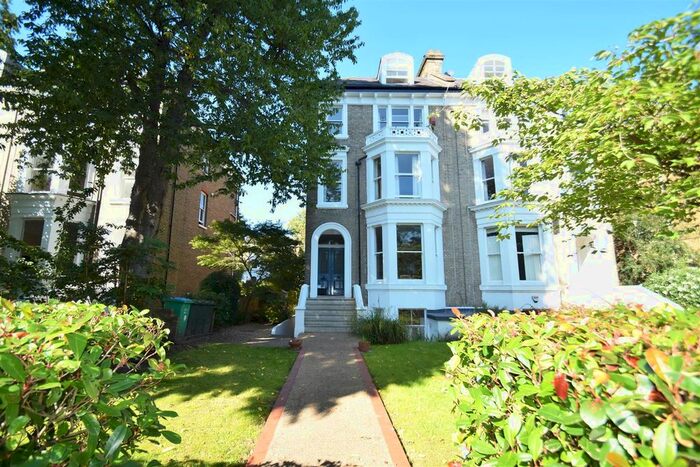 2 Bedroom Flat To Rent In Cambridge Park, East Twickenham, TW1