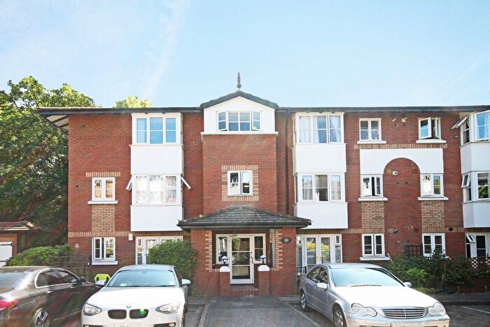 1 Bedroom Flat To Rent In Beechwood Grove, Acton, W3
