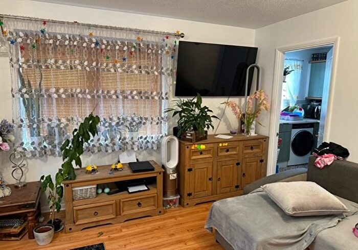 1 Bedroom Flat To Rent In Aaron Hill Road, London, E6