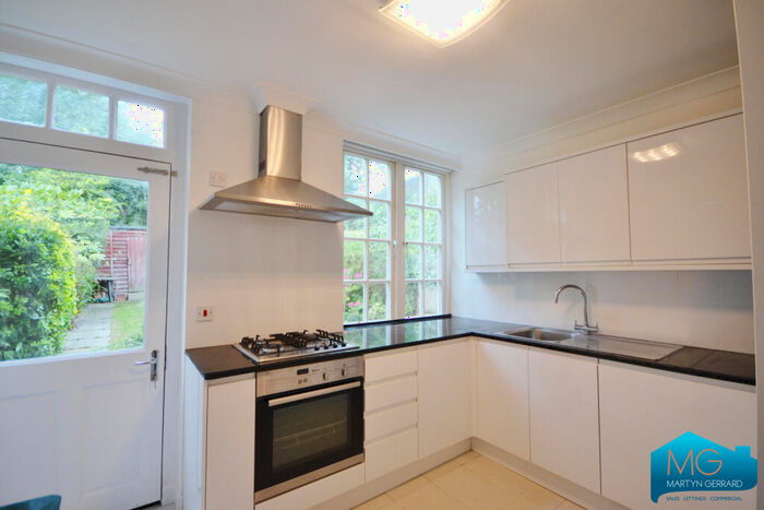 3 Bedroom Maisonette To Rent In St. Albans Road, Dartmouth Park, London, NW5