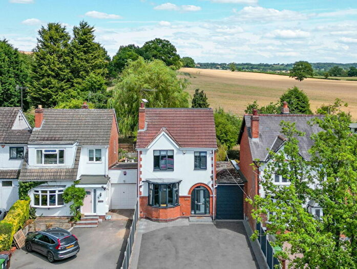 4 Bedroom Link Detached House For Sale In Birmingham Road, Bordesley, Redditch, B97